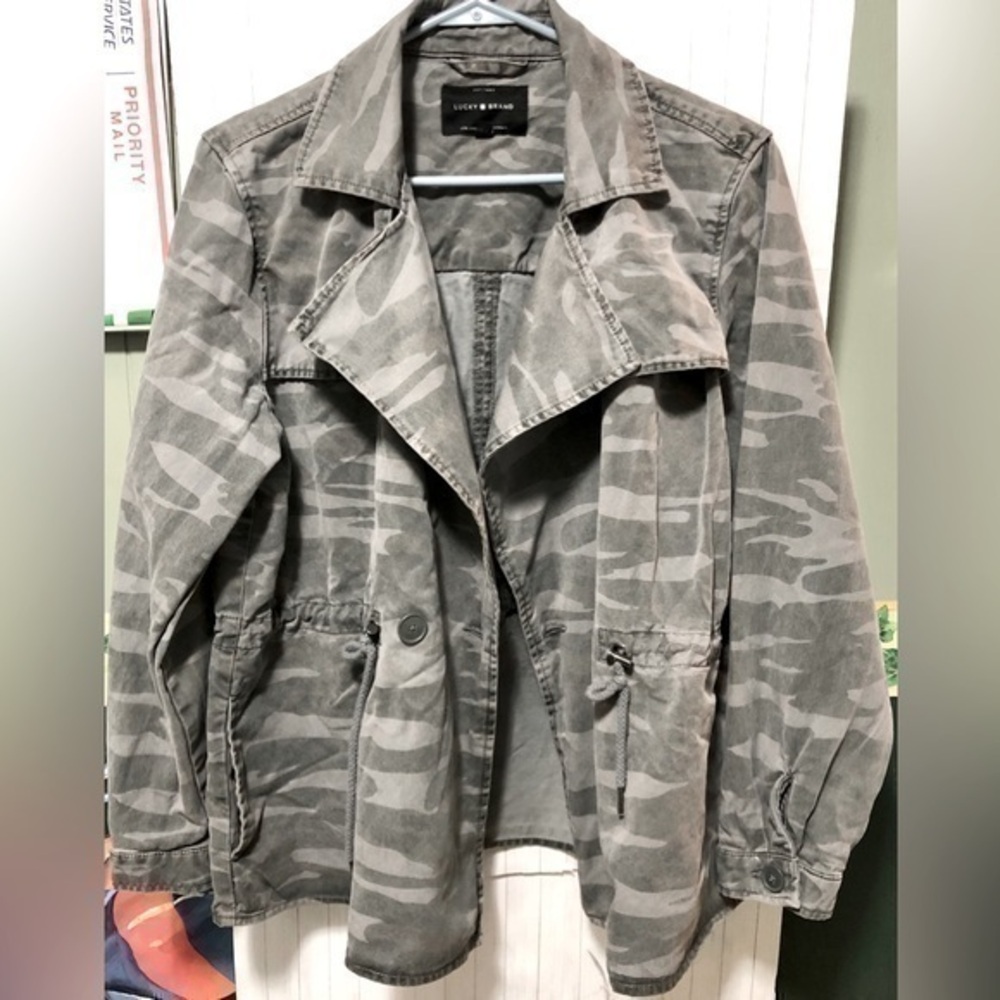 🚦Lucky Brand Gray Camouflage Utility Jacket Size Large
